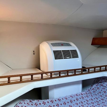 Cozy Private Two Rooms Yacht In Barcelona - Boat In Port Forum Sant Adria de Besos Kültér fotó
