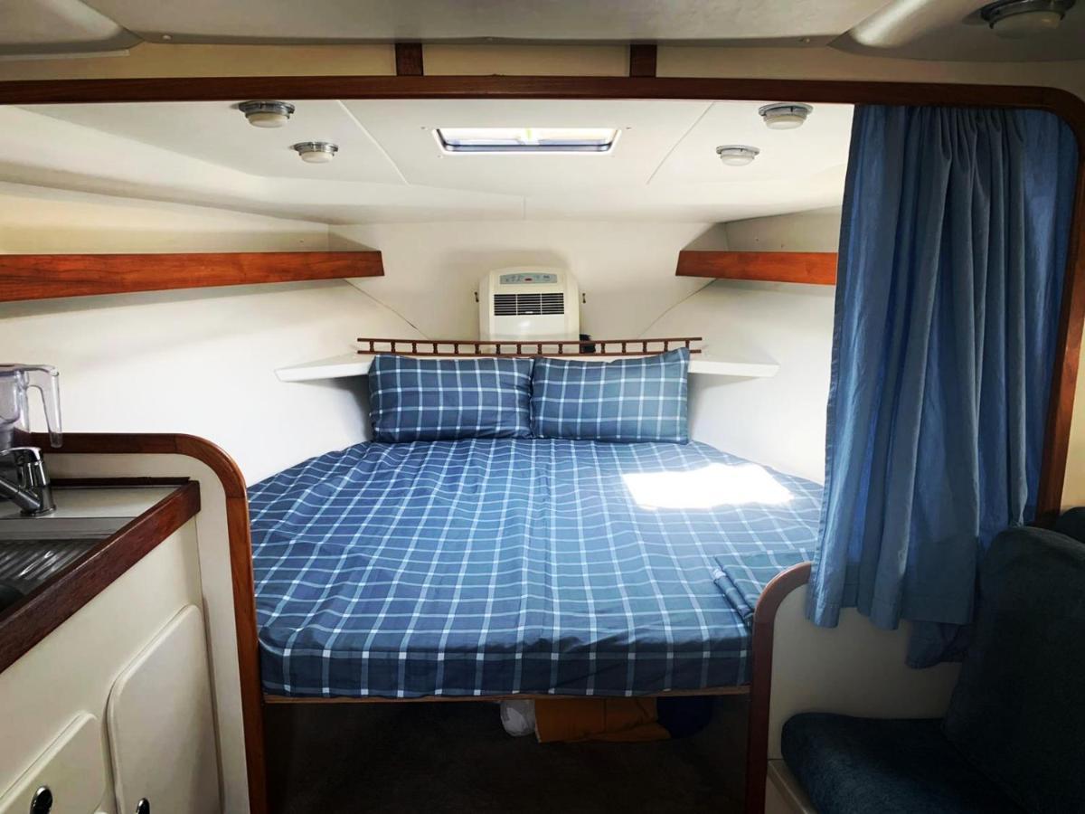 Cozy Private Two Rooms Yacht In Barcelona With Free Parking Sant Adrià de Besòs Kültér fotó