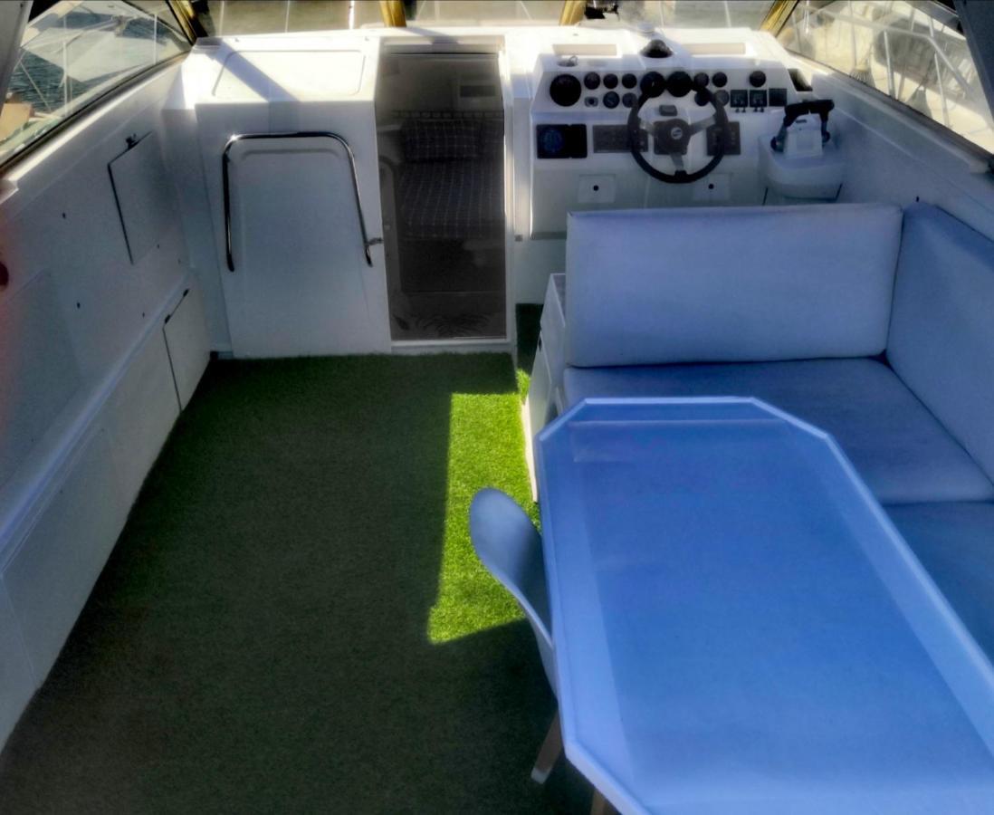 Cozy Private Two Rooms Yacht In Barcelona With Free Parking Sant Adrià de Besòs Kültér fotó