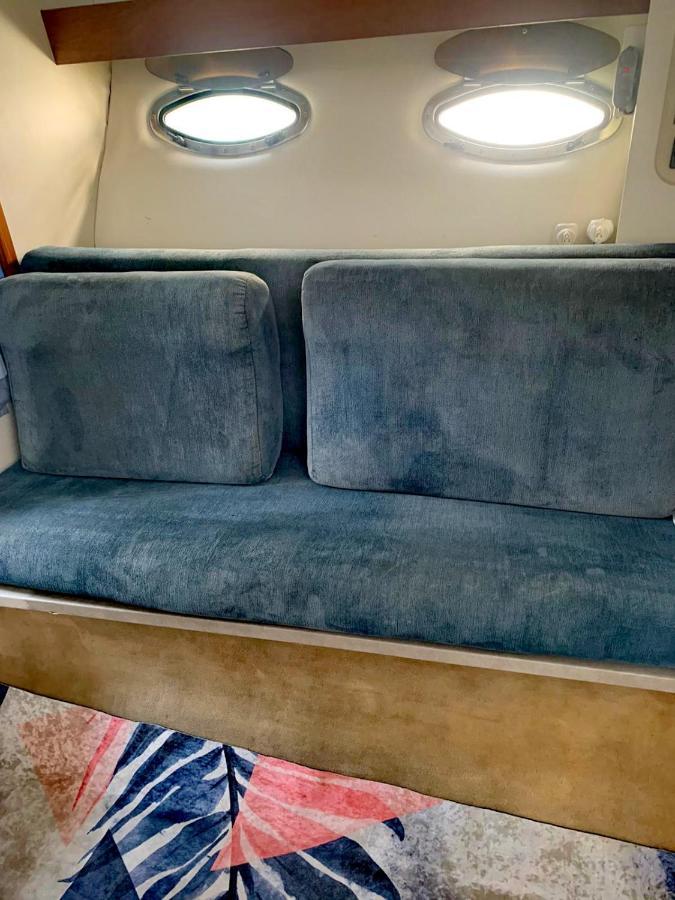 Cozy Private Two Rooms Yacht In Barcelona With Free Parking Sant Adrià de Besòs Kültér fotó