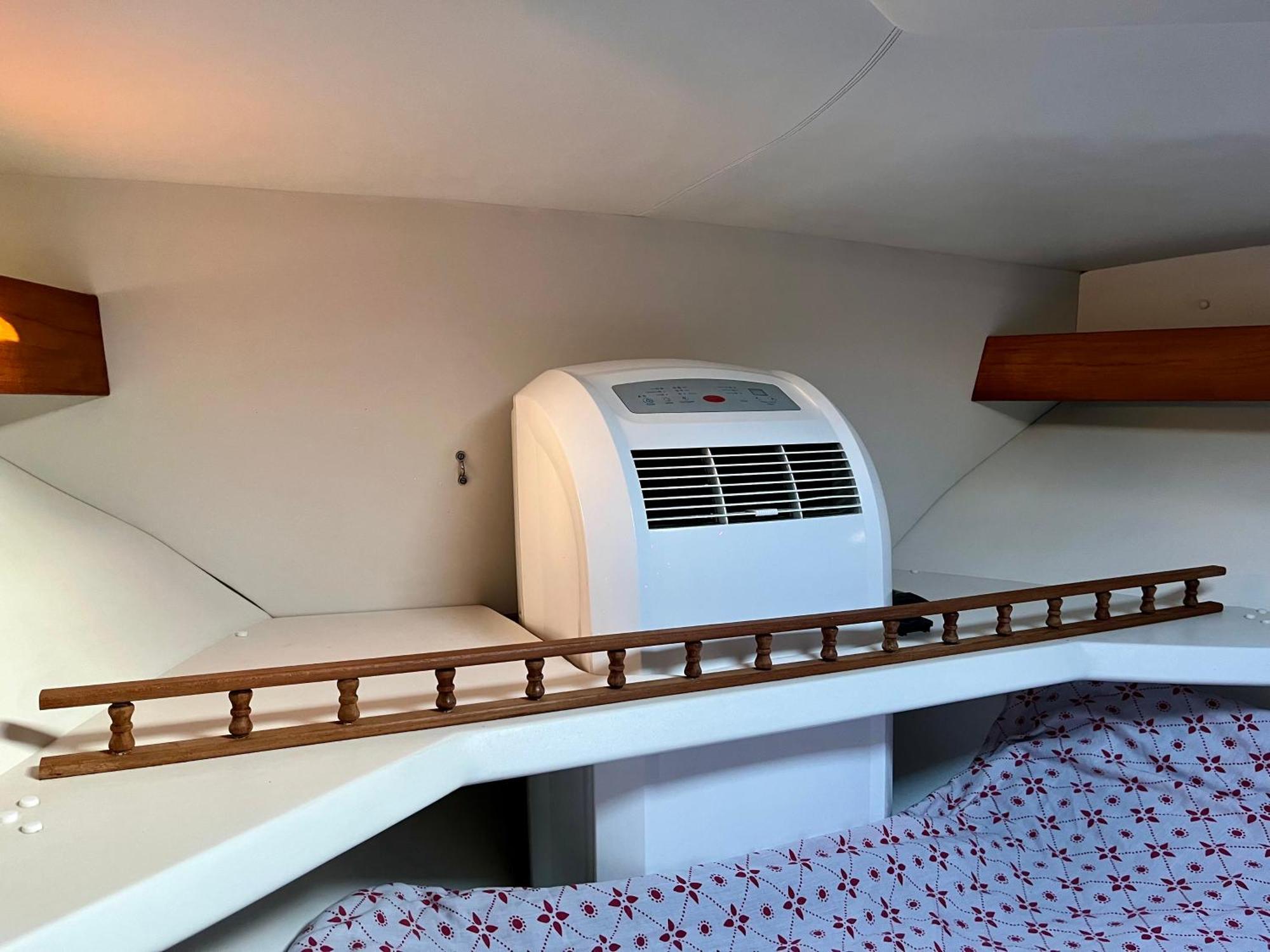 Cozy Private Two Rooms Yacht In Barcelona With Free Parking Sant Adrià de Besòs Kültér fotó